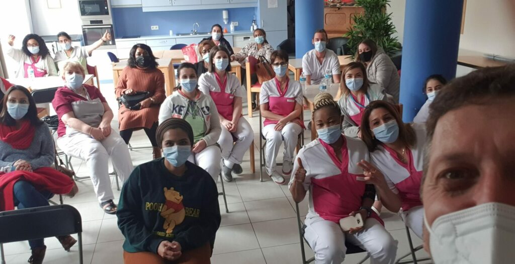 Formation du personnel de soins aux bonnes pratiques d’hygiène bucco-dentaire