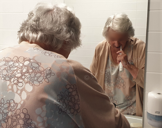 Hygiène bucco-dentaire en MR-S EHPAD